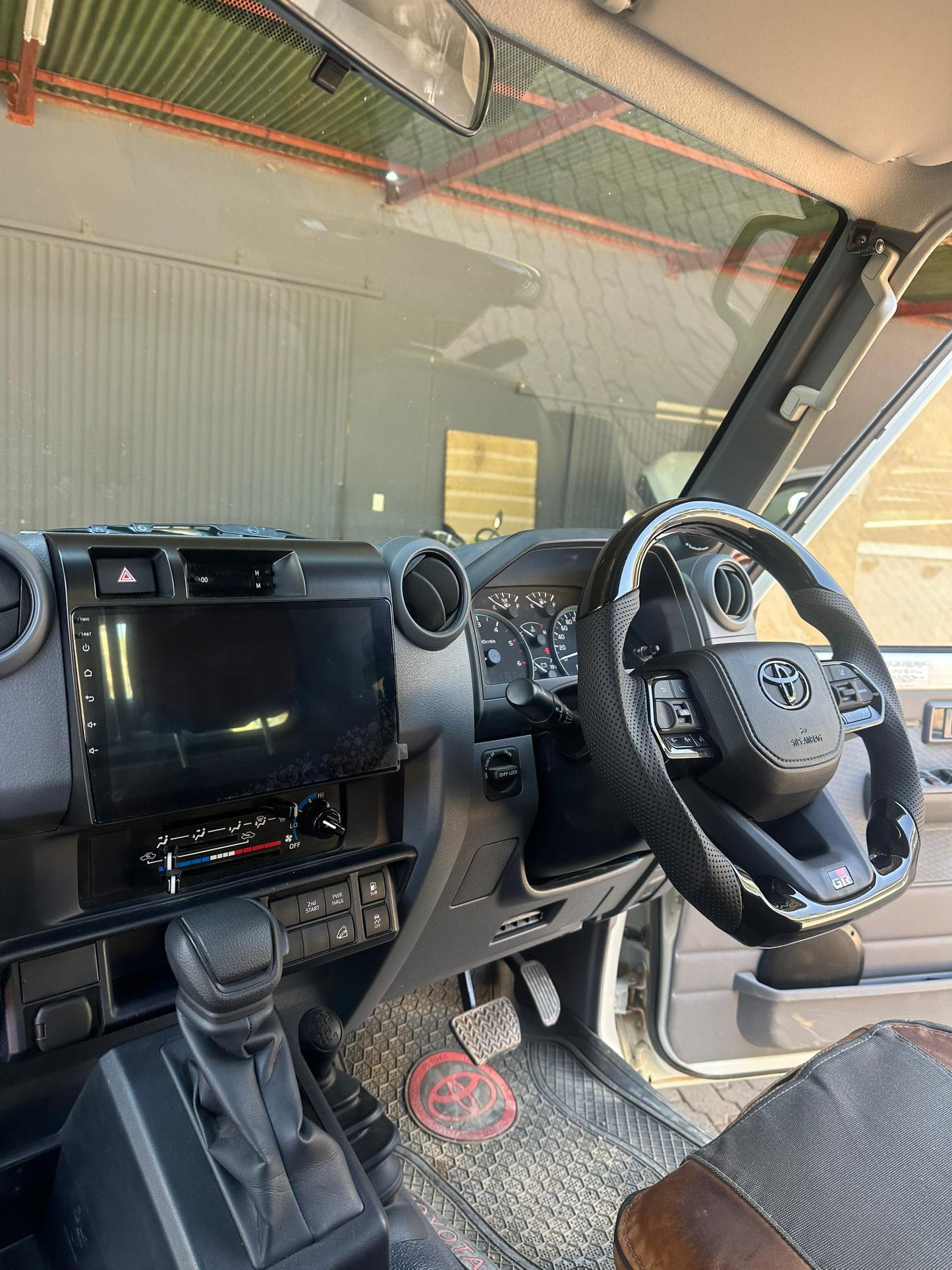 Toyota Cruiser Touch Screen Radio